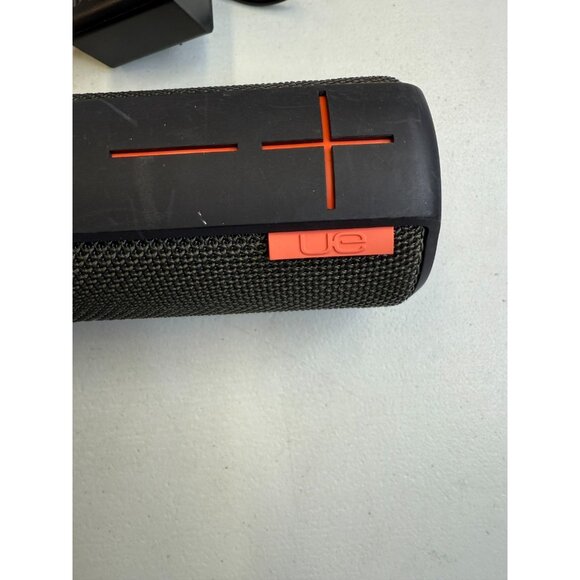 Logitech UE Ultimate Ears BOOM Wireless Bluetooth Speaker S-00122 Black/Red - Picture 3 of 14